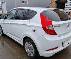 Hyundai Solaris, 2015 m. 1.4 (107 AG), mechaninė pavarų dėžė - 6