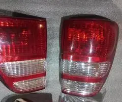 Toyota Land Cruiser  komplektas  priekinių, galinių žibintų