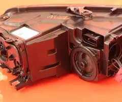 Audi A8 priekinis k/p Led žibintas