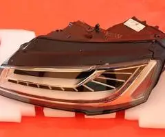 Audi A8 priekinis k/p Led žibintas